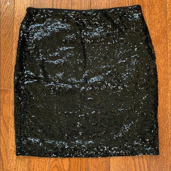 H&M Dresses & Skirts - H&M sequin mini skirt